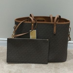 Michael Kors Jet Set Travel Large Tote (2 piece)